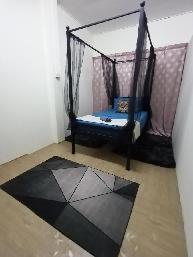 Apartment Minimalist Shop @ Royal Town