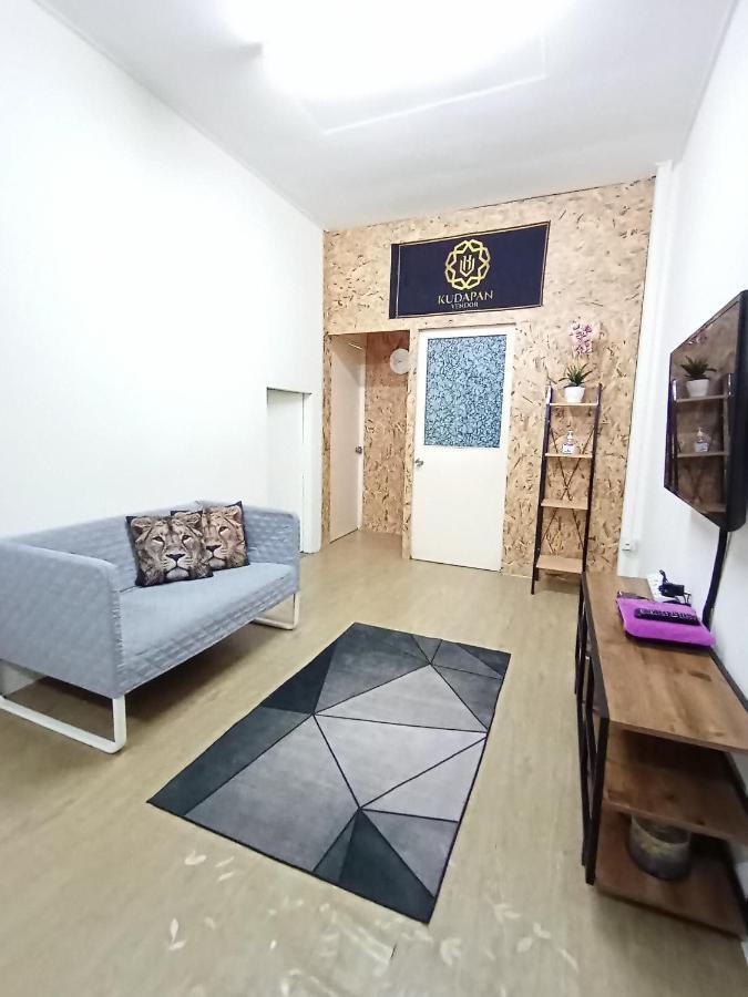 Apartment Minimalist Shop @ Royal Town